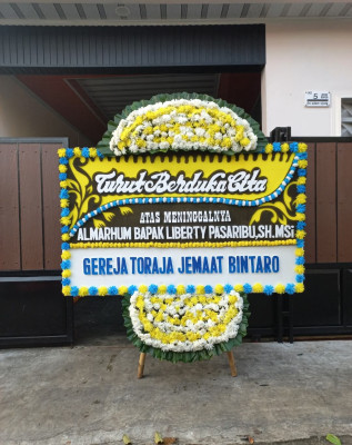 Papan Bunga Duka di Padang Birik Birik
